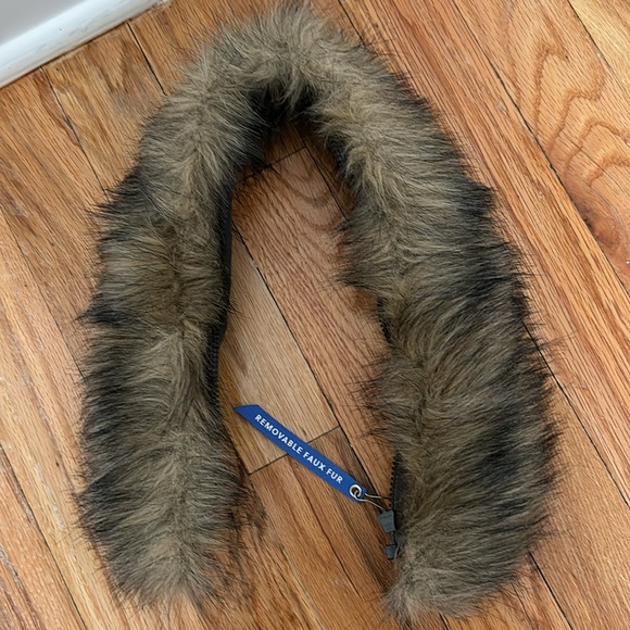 J Crew Men’s Eco Nordic field parka with PrimaLoft - Olive Moss - Picture 8 of 9